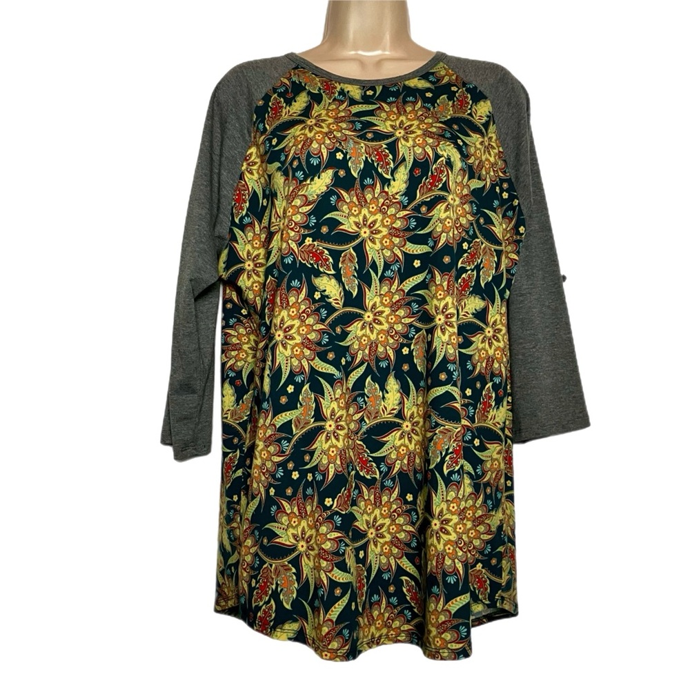 🌹 LuLaRoe Gray and Green Raglan 3/4 Sleeve Top